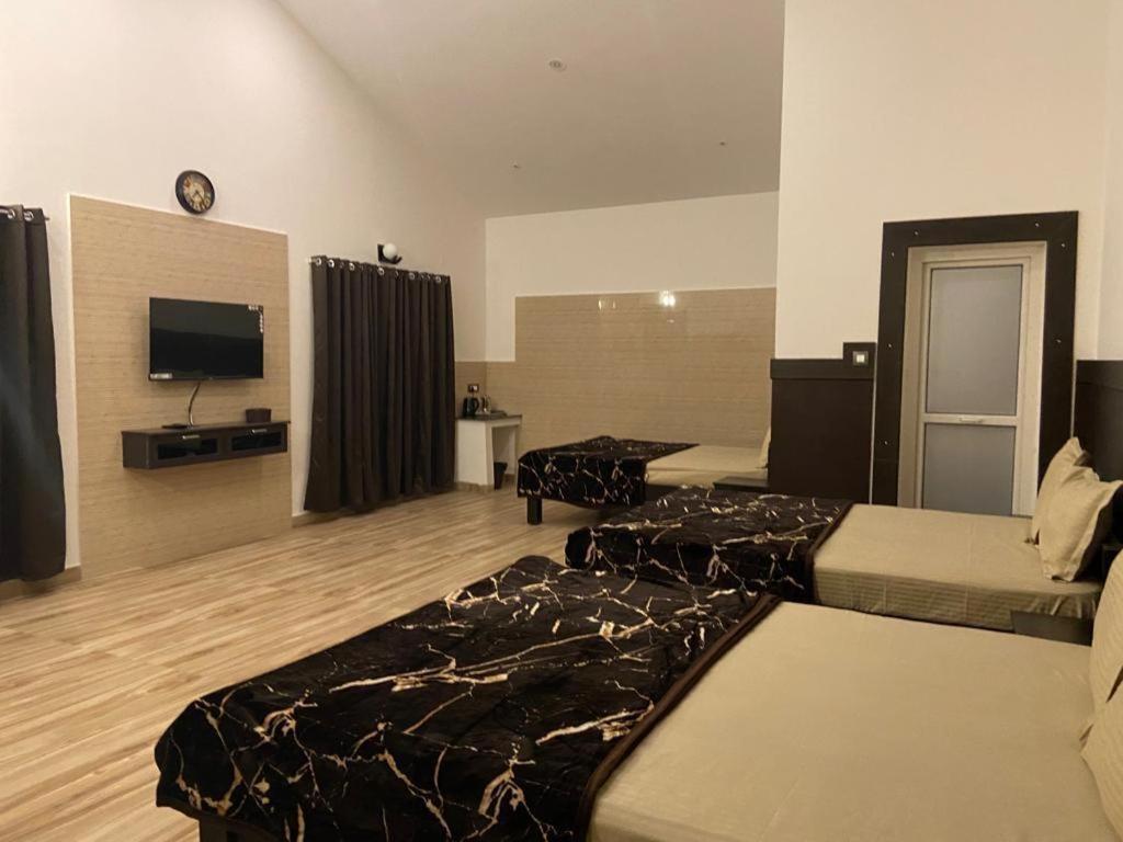 Rr Holidays - Home Stay Кодайканал Экстерьер фото