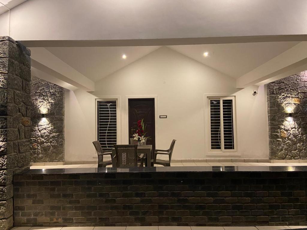 Rr Holidays - Home Stay Кодайканал Экстерьер фото